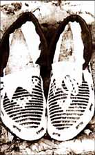 Pattern for
Low Top Moccasins
Men's 7 to 12,
Women's 5 to 10